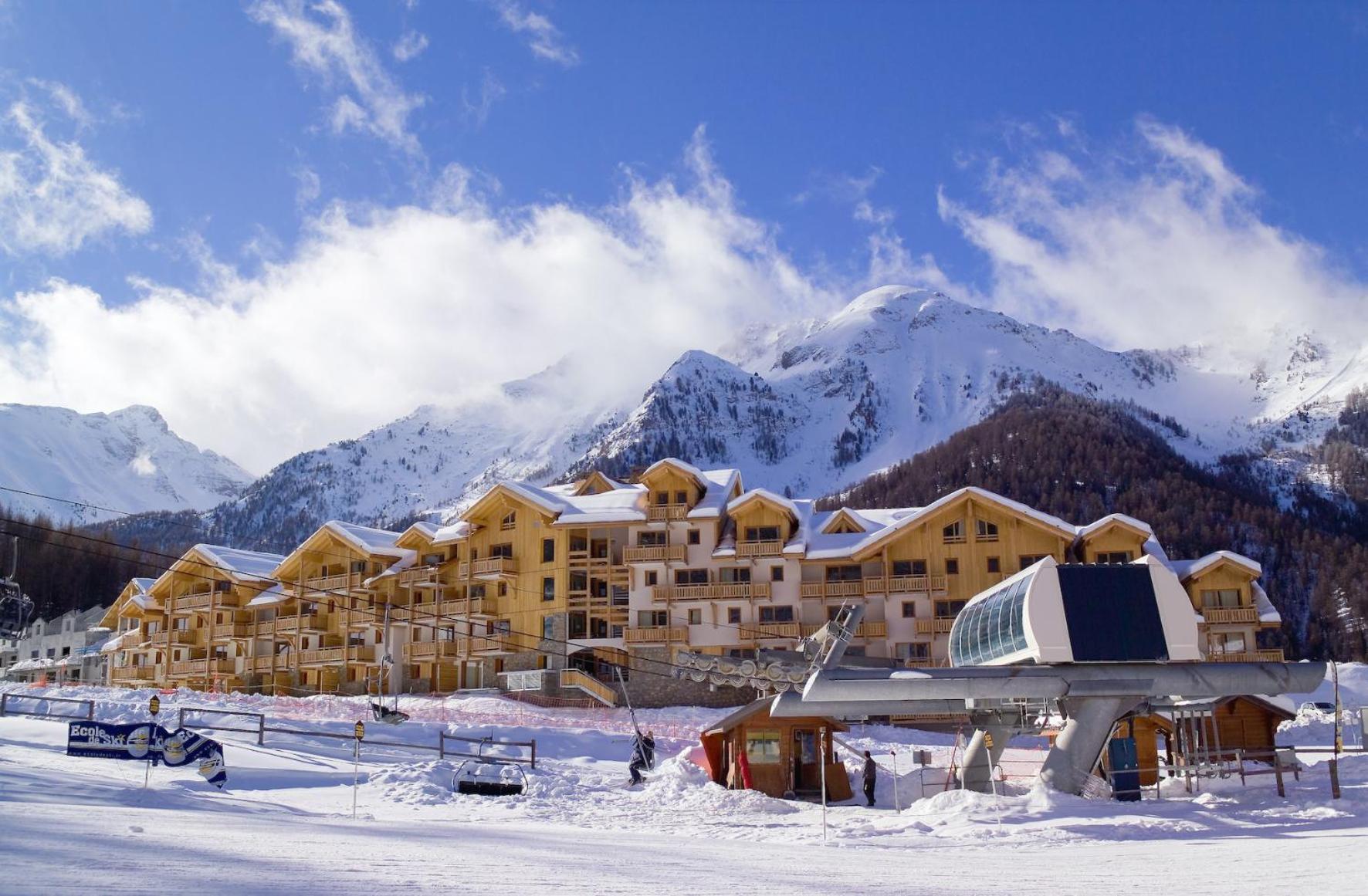 Madame Vacances Residence Le Parc Des Airelles Les Orres Exterior photo